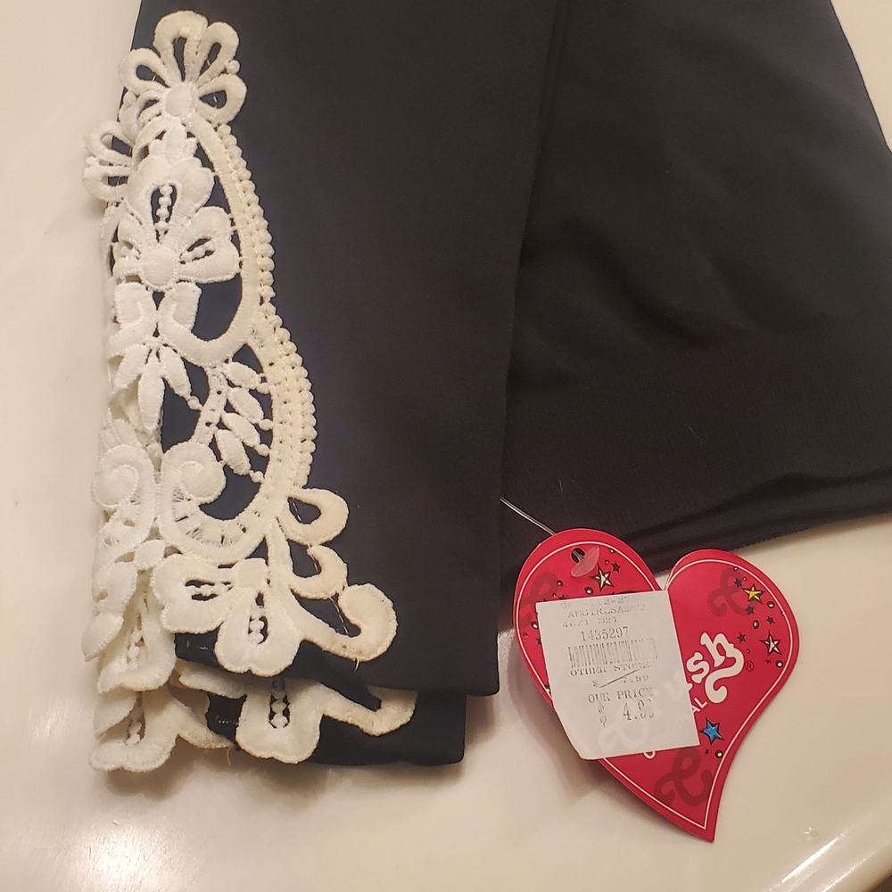 2 PAIRS LACE LEGGINGS